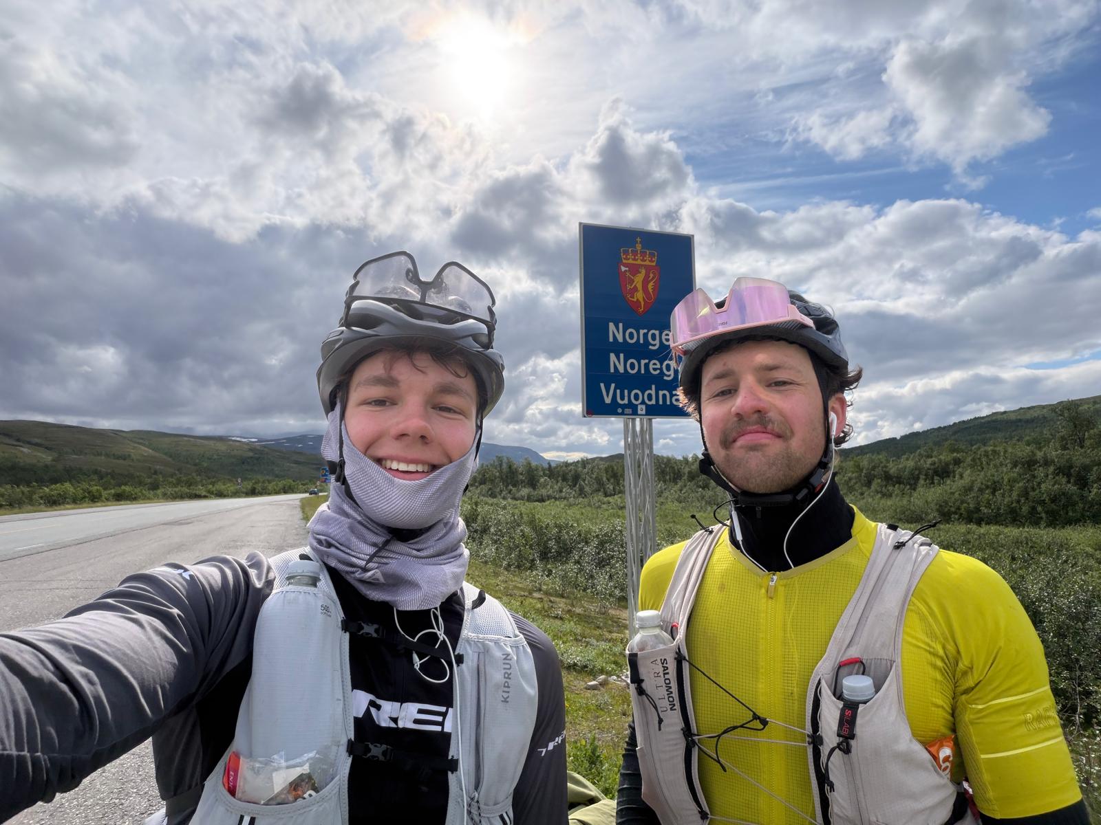 Jovan und Julius während des Norway Bikepacking